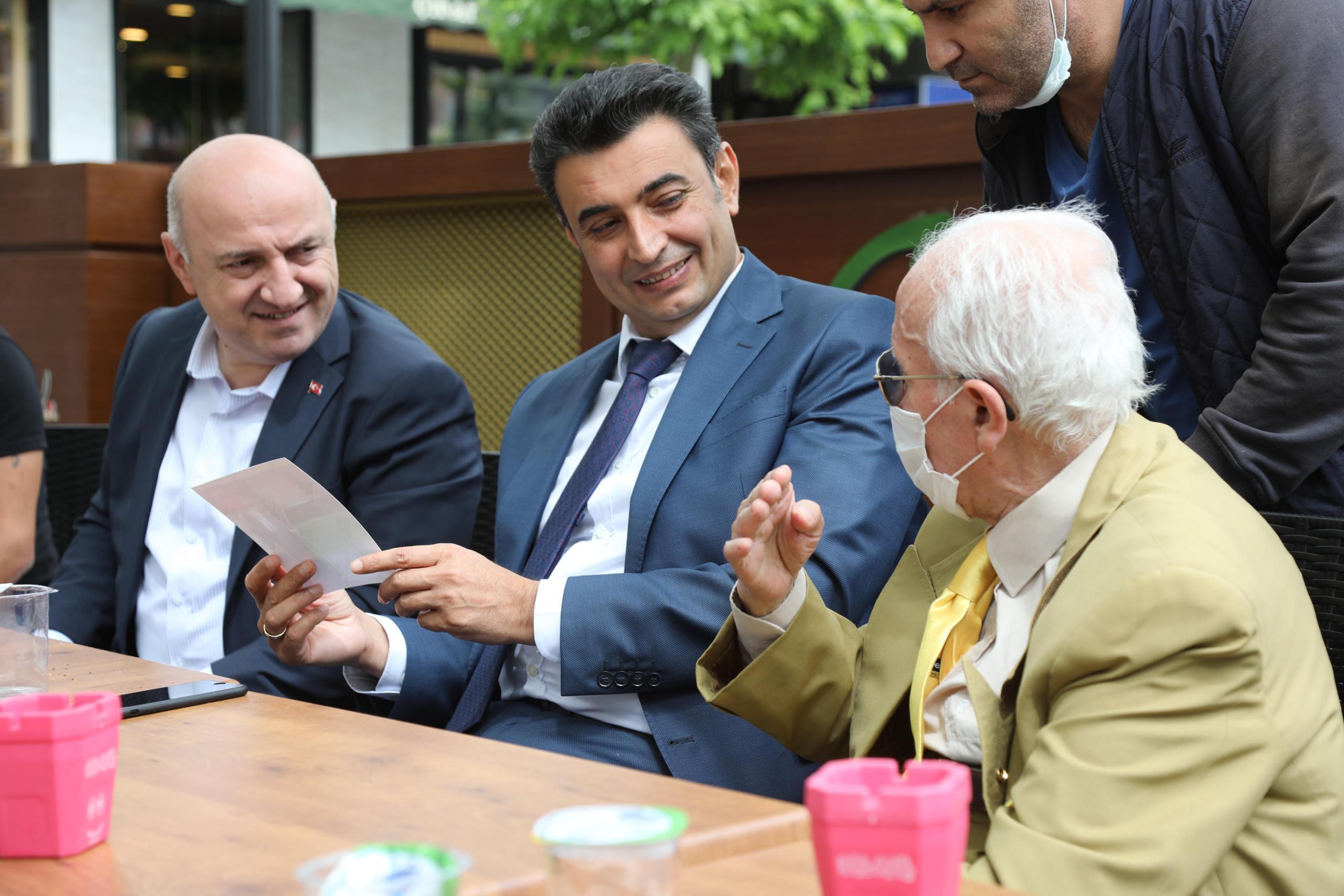 Çınaraltı’nda çay sohbeti (3)