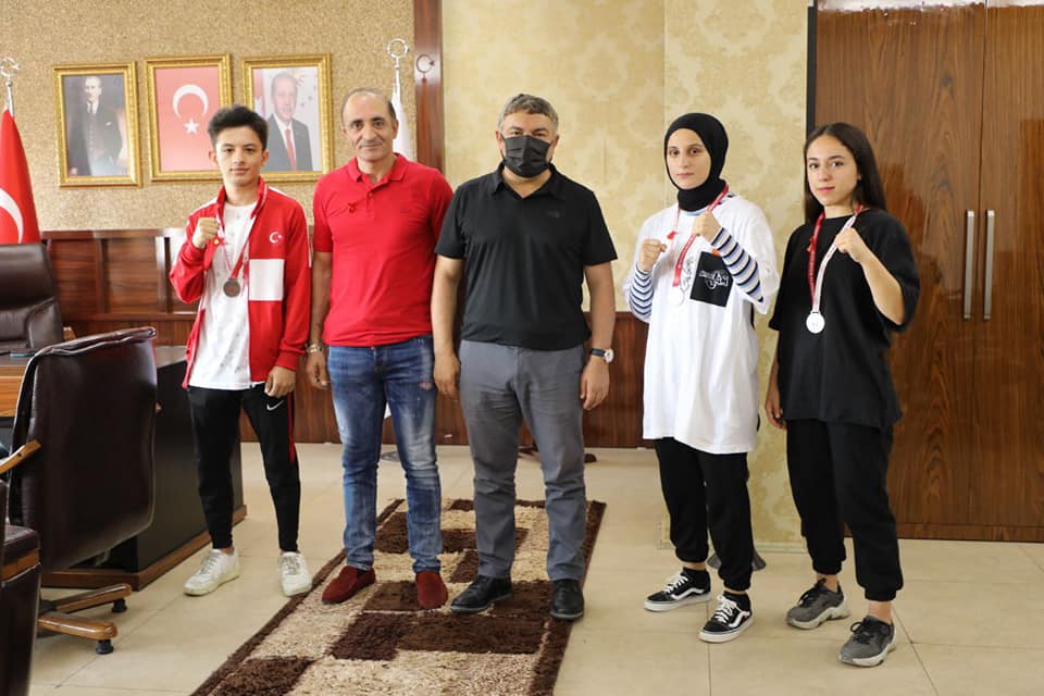 BAŞKAN ŞAYİR SPORCULARI AĞARLADI (3)