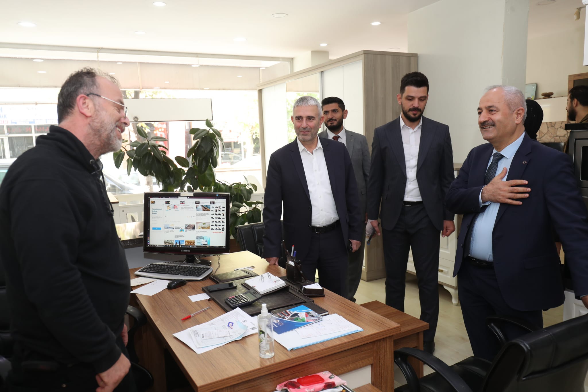 02fea5ab-ec77-41b4-be93-6176de639536