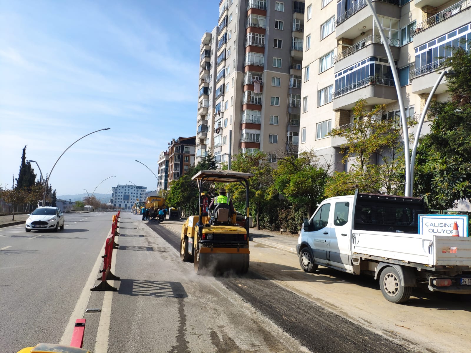 Gebze'de enerji altyapı çalışması sonrası yol onarımı (1)