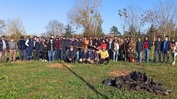 Servis kazası kurbanları için fidan dikildi