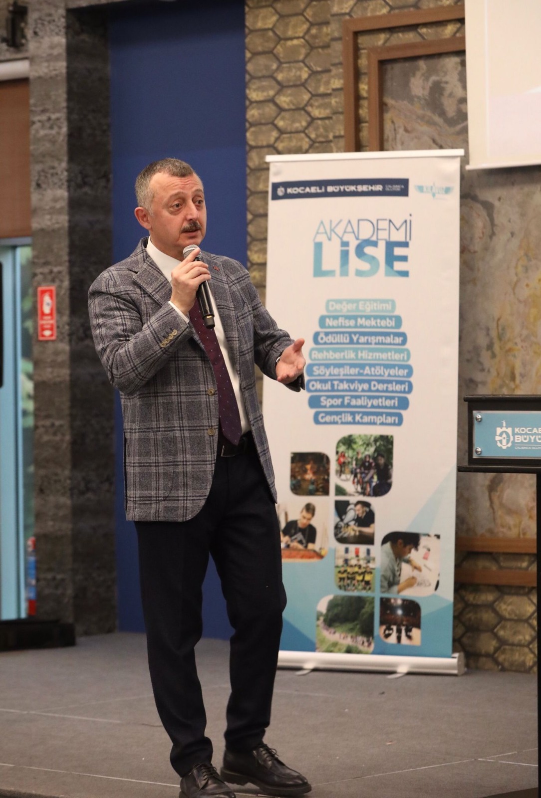 f391dfdd-f978-44a1-8d16-f2d32dfc7c9e