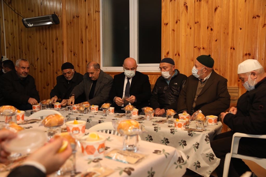 Başkan Bıyık, sabah namazında vatandaşlarla buluşuyor (5)