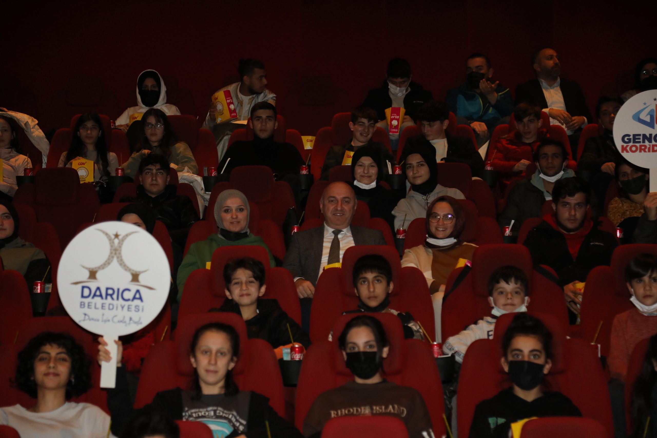 Başkan Bıyık gençlerle “İyi ki Varsın Eren” filmini izledi (1) (1)