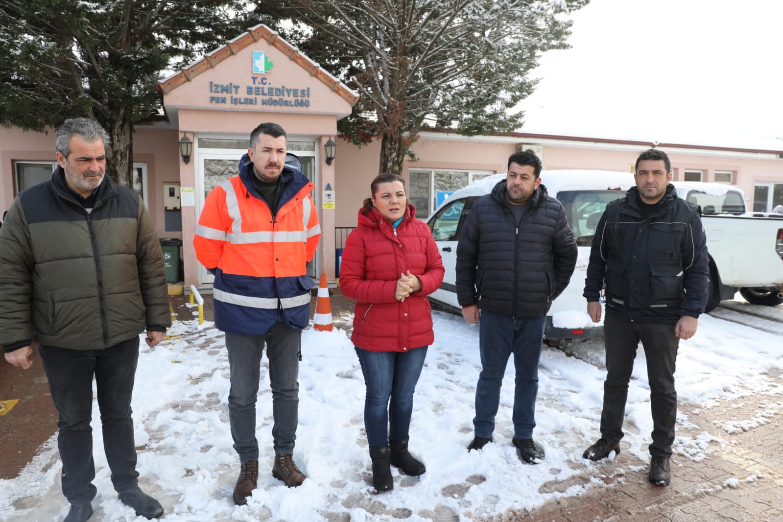 Başkan Hürriyet, kar yağışında yine sahada (4)