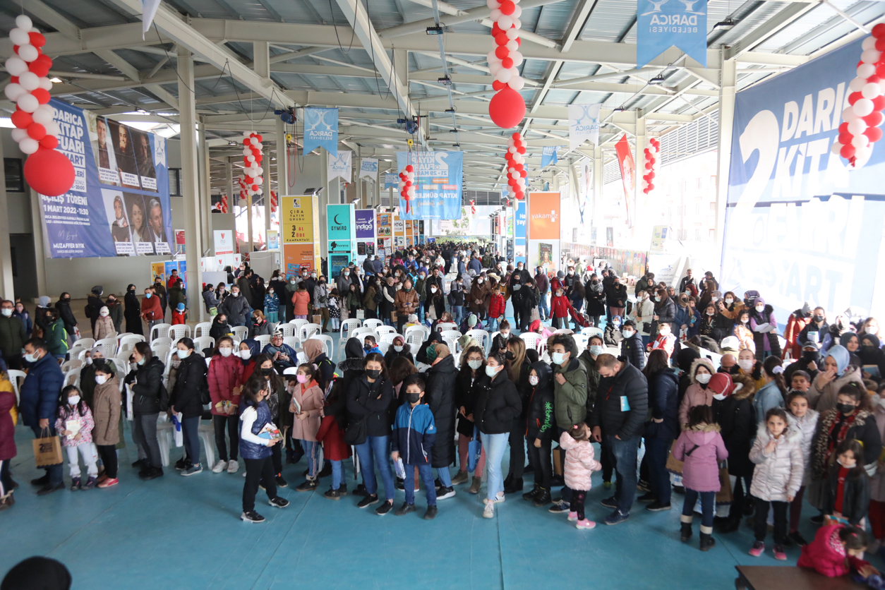 Darıca Kitap Fuarı’na yoğun ilgi devam ediyor (4)