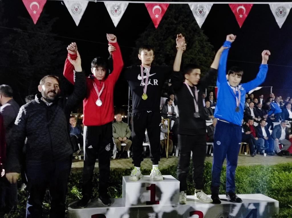 Büyükşehirli güreşçiler (3)