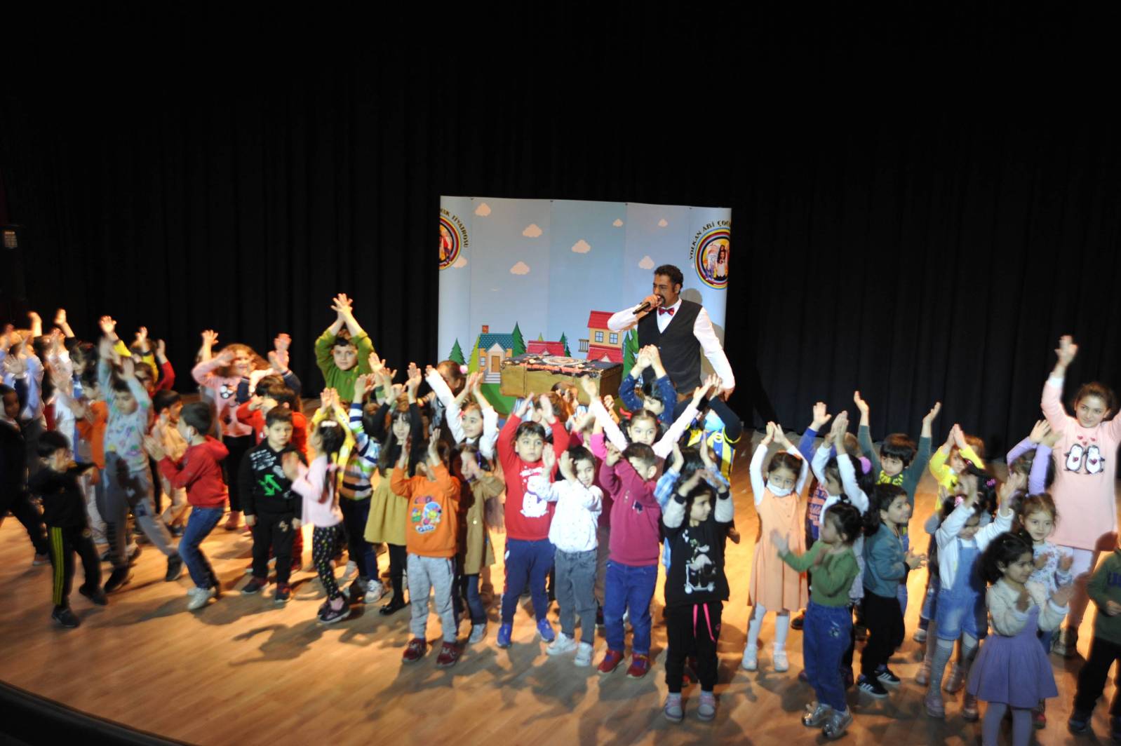 Darıcalı çocuklar tiyatro ile eğlenerek öğreniyor (2)