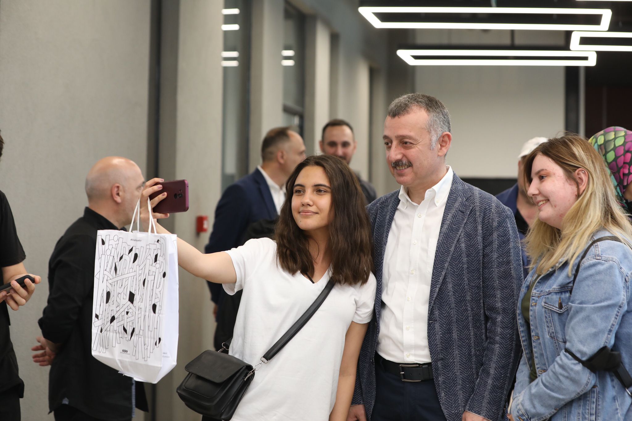 0640d1f7-99fa-4d70-a3d4-fa23d68d9ac9