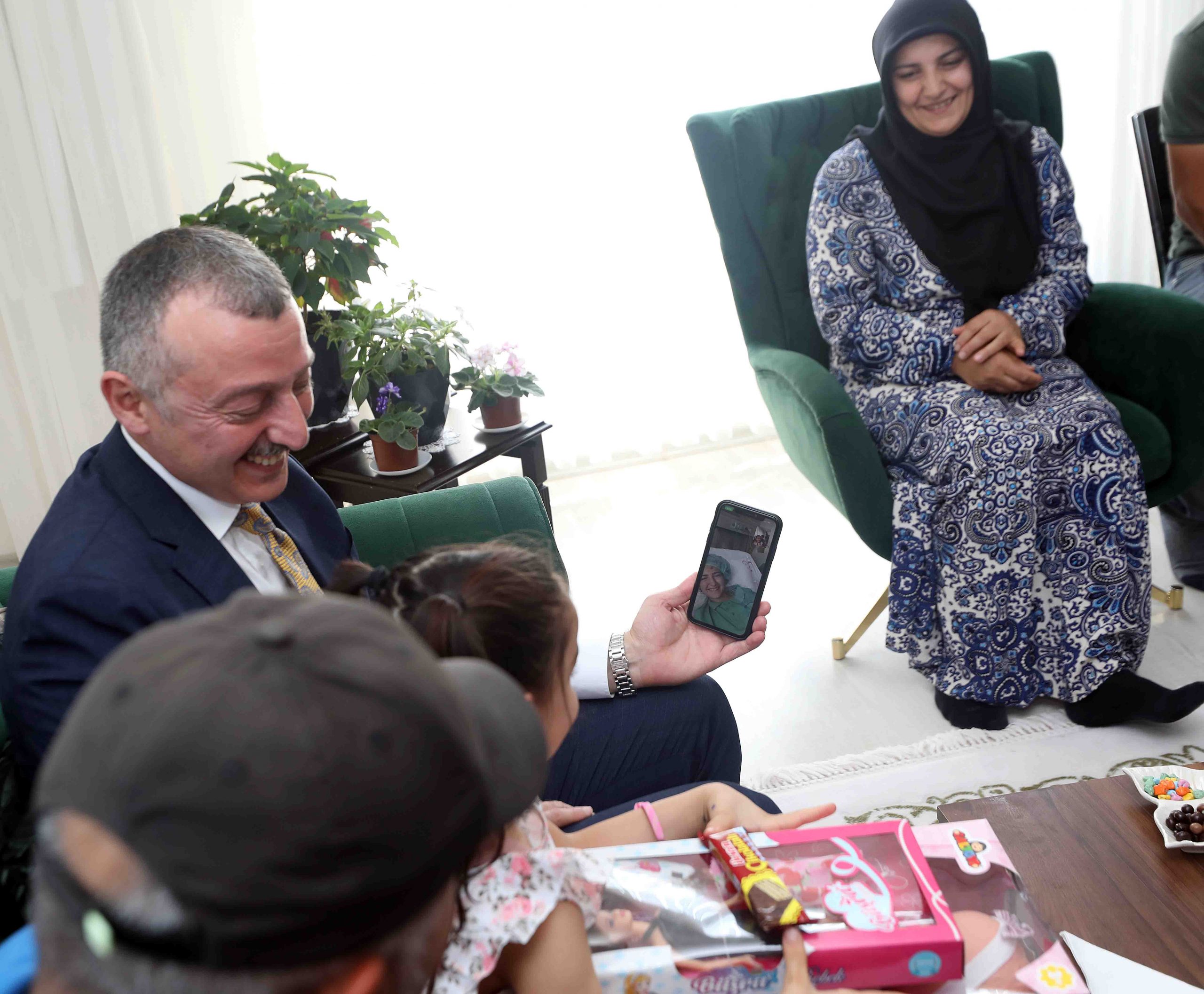 Nur'un ailesini ziyaret etti (3)