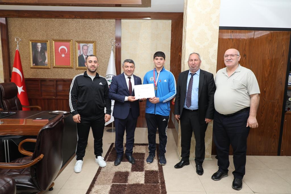 SPORCULARA TEBRİK (1)