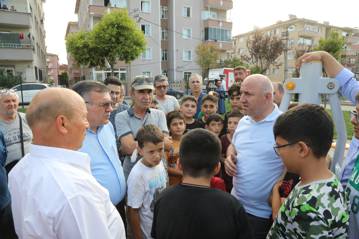 Başkan Bıyık, vatandaşların dertlerini dinledi (5)