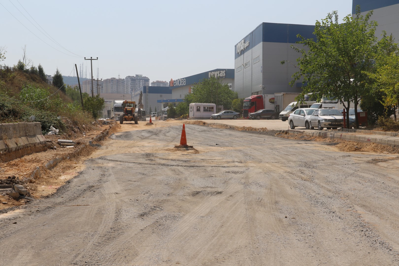 Çayırova Akse Mahallesi'nde yol yenileme çalışması (3)