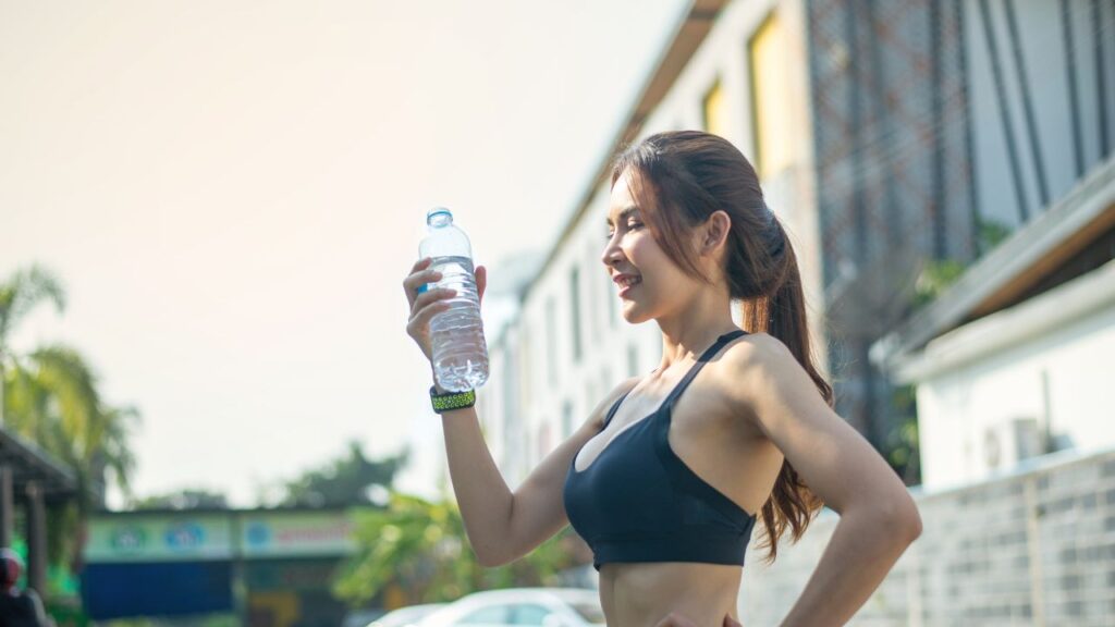 Kirmizi-sade-duz-arka-plan-fotografli-vlog-videosu-youtube-kucuk-resmi-13-1024x576