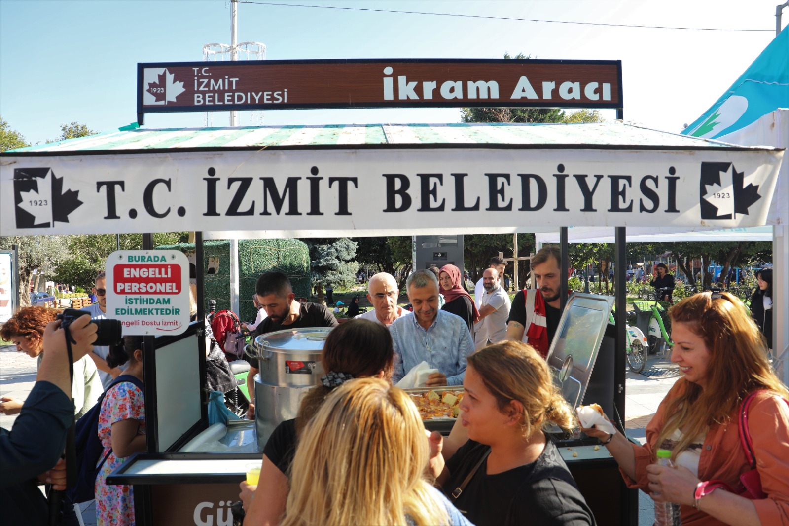 İzmit Belediyesinden vatandaşlara lezzetli ikramlar (10)