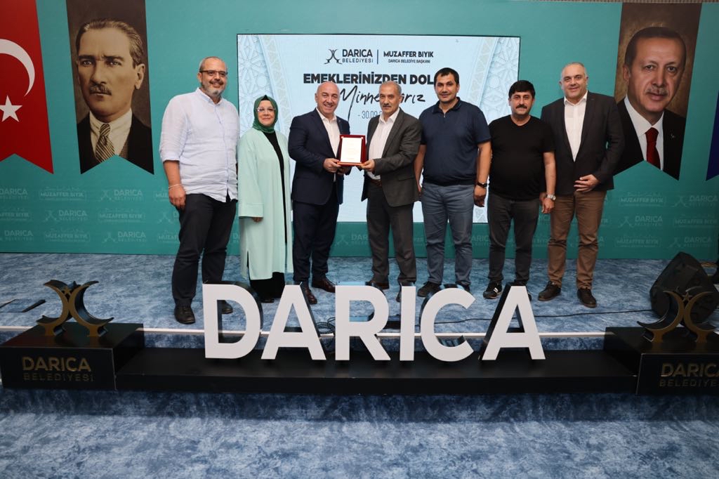 Başkan Bıyık’tan emekli olan personele vefa yemeği (1)