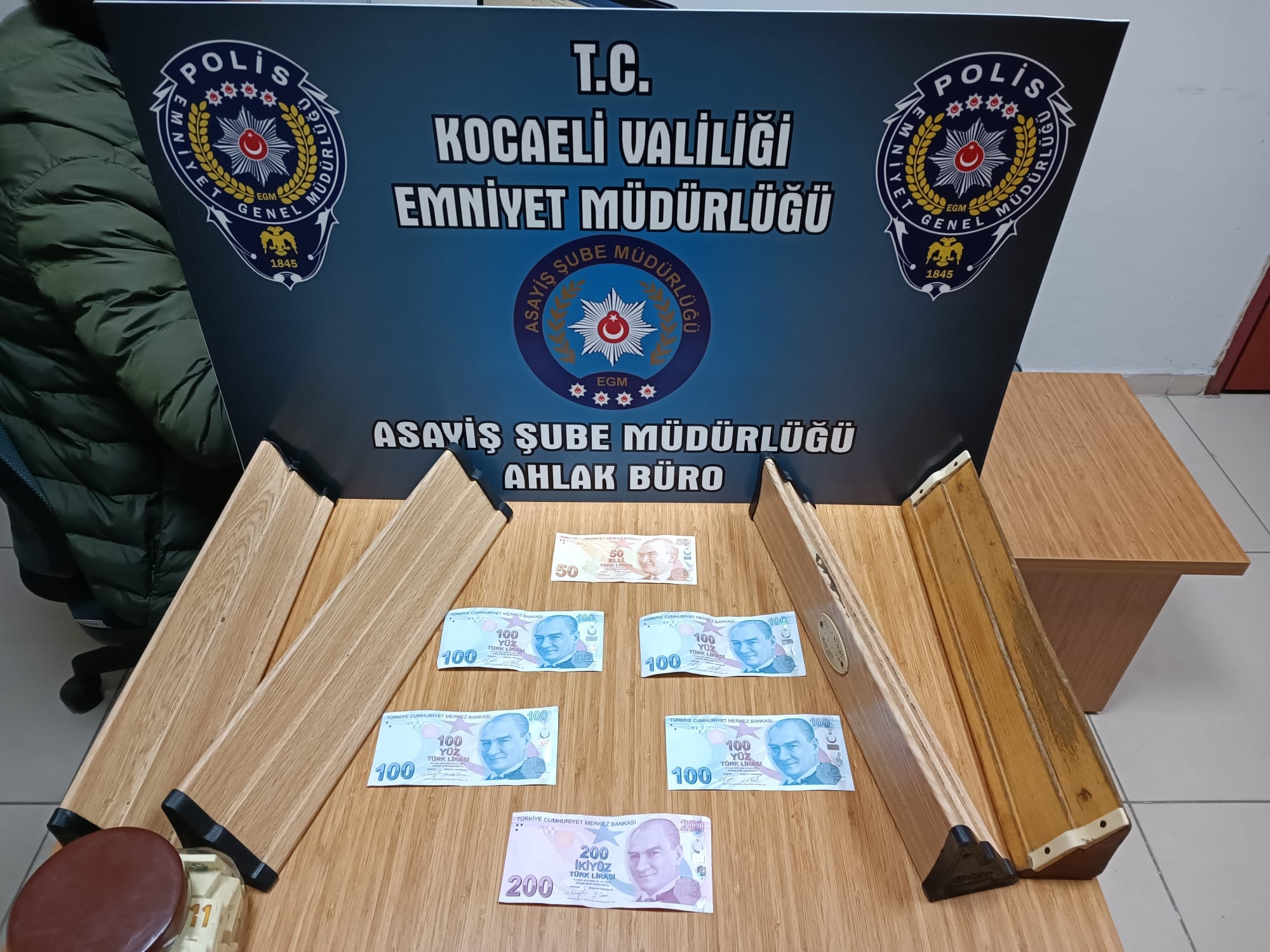 8e09ea88-8e33-4535-8172-c2f279492943