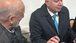 Vatandaş, İYİ Parti A. Adayı Ercan’a dert yandı “Geçinemiyoruz, buna acil çözüm bekliyoruz!”