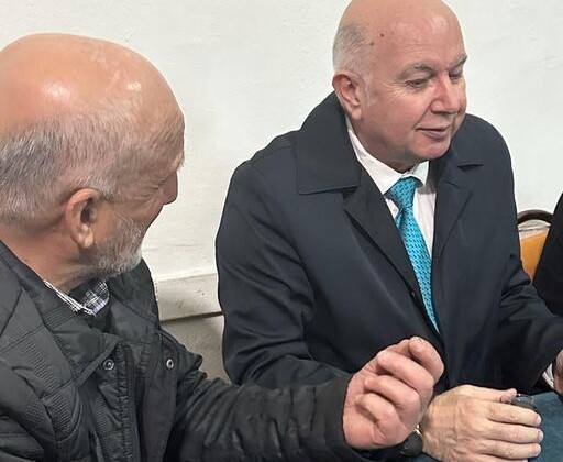 Vatandaş, İYİ Parti A. Adayı Ercan’a dert yandı “Geçinemiyoruz, buna acil çözüm bekliyoruz!”