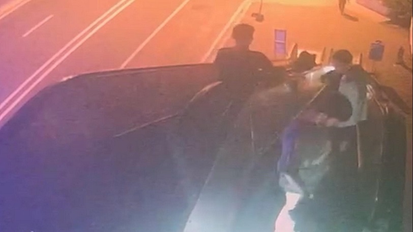 thumbnail_Yürüyen merdivenlerde sorumsuz hareket (3)