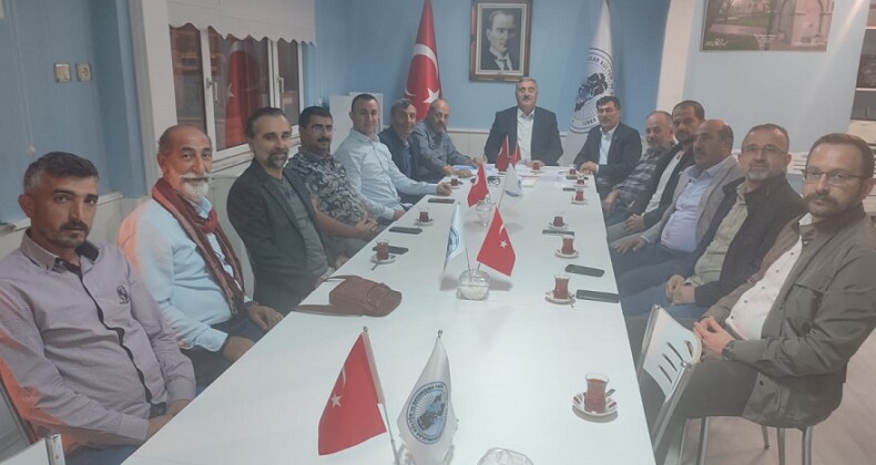 YİNE ÖRNEK OLDULAR: Kocaeli Erzurumlular Vakfı’ndan öğrencilere büyük destek!