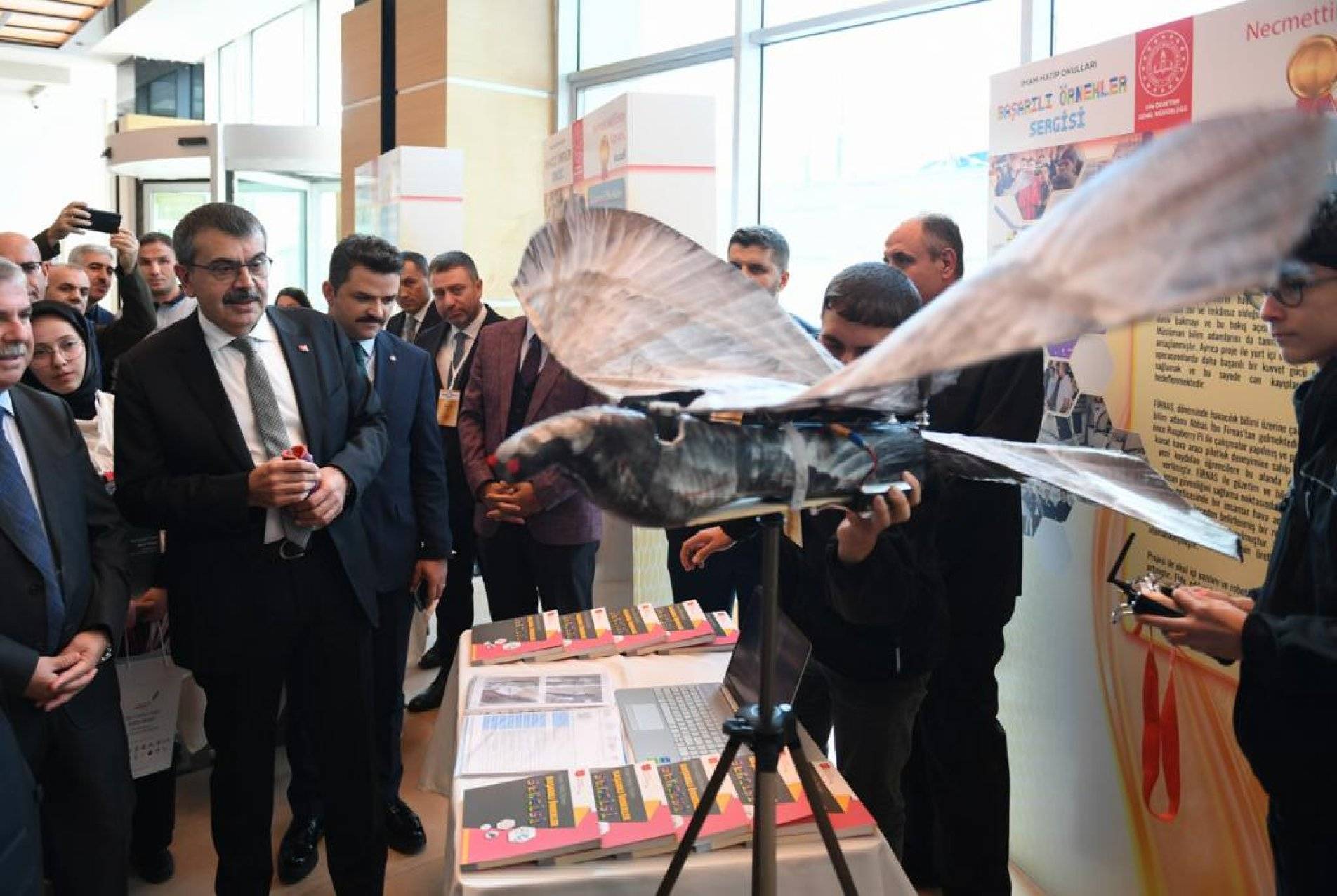 Bakan Tekin, İmam Hatip Okullarının Önemini Vurguladı