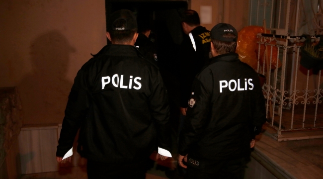 kocaeli-de-cesitli-suclardan-aranan-sahislara-operasyon-32-gozalti