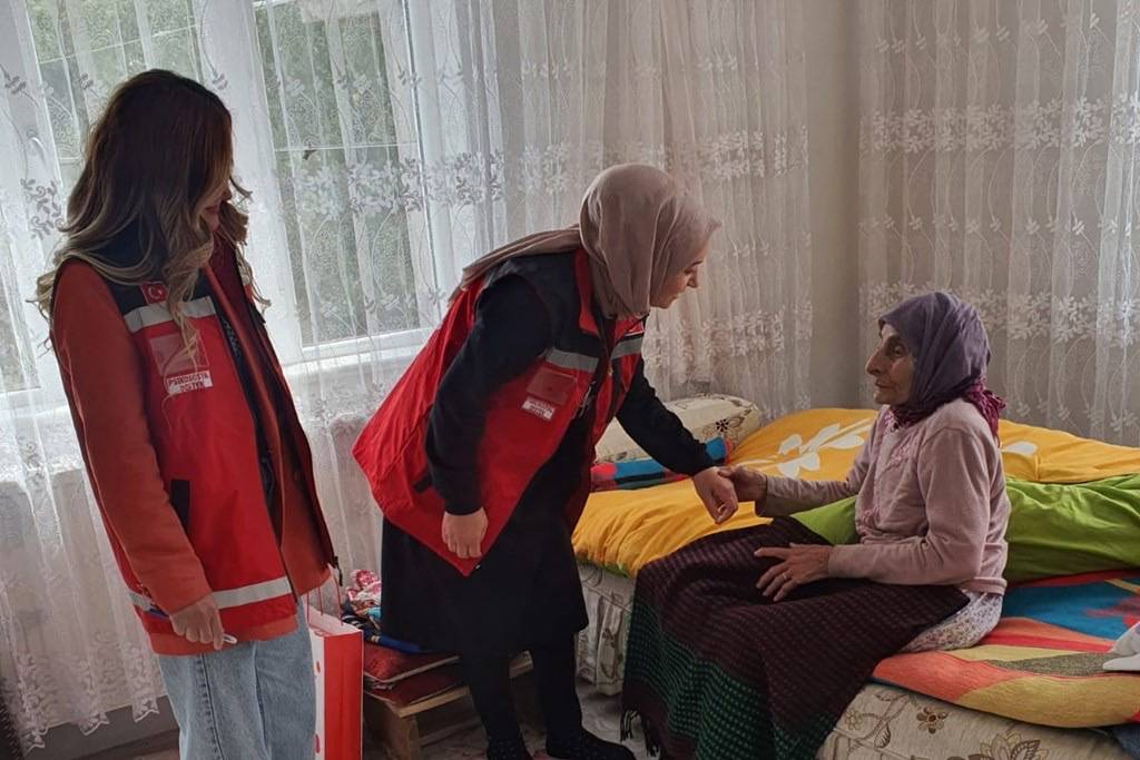 Evde Bakım Yardımları Hesaplara Yatırılmaya Başlandı