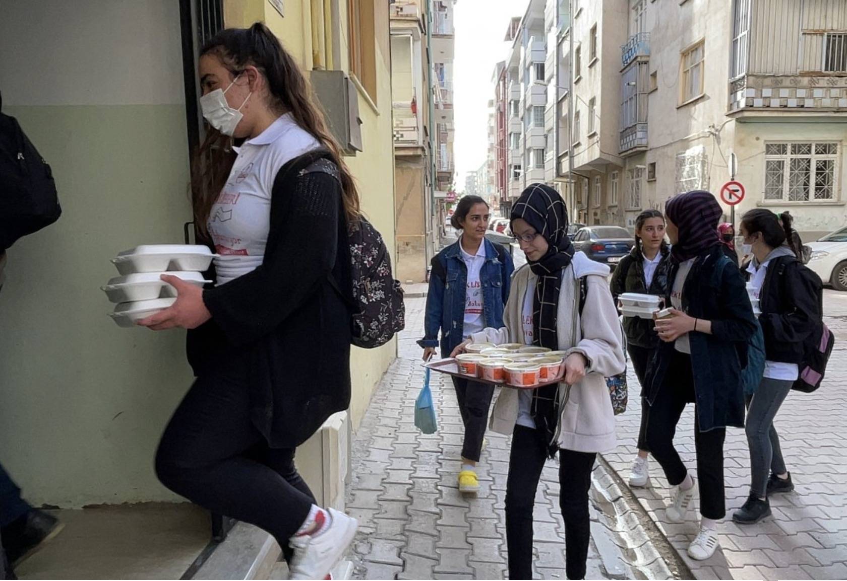 Okullarda Sosyal Sorumluluk Dersi Geliyor !