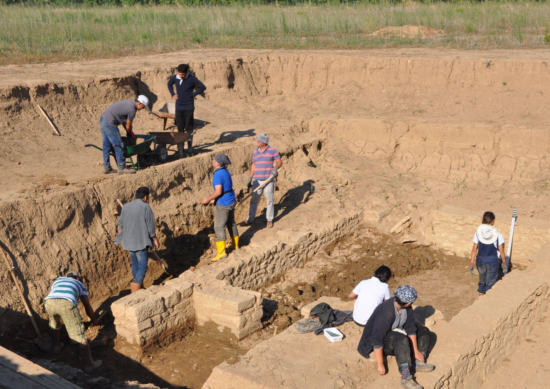 Klaros Kutsal Alanı : Ege’nin Arkeolojik Hazinesi