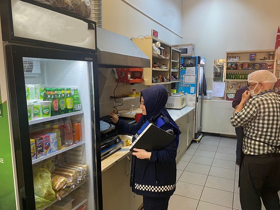 thumbnail_Büyükşehir'den halk sağlığını tehdit edenlere geçit yok (3)