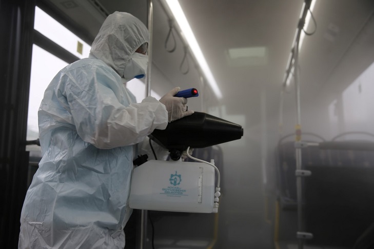 thumbnail_Büyükşehir’in otobüslerine nano gümüş dezenfek (4)