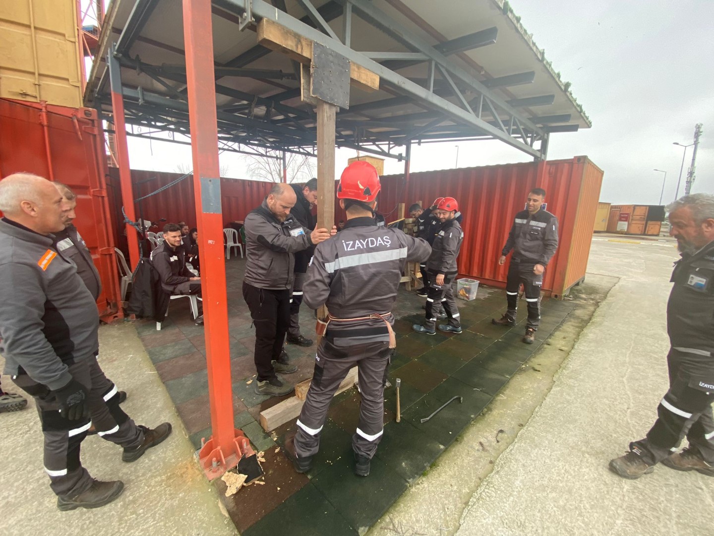 İtfaiyeden İZAYDAŞ'a arama-kurtarma eğitimi (1)