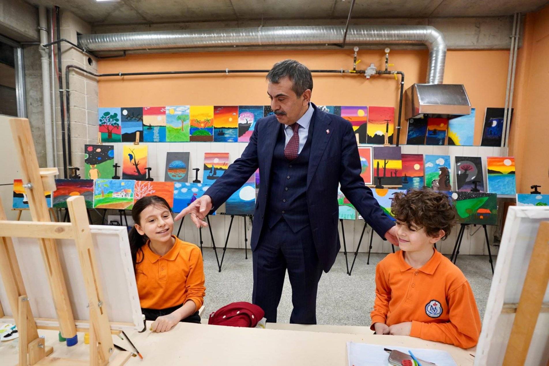 Bakan Tekin, “Velilerin Okula Girmesini İstemiyoruz”