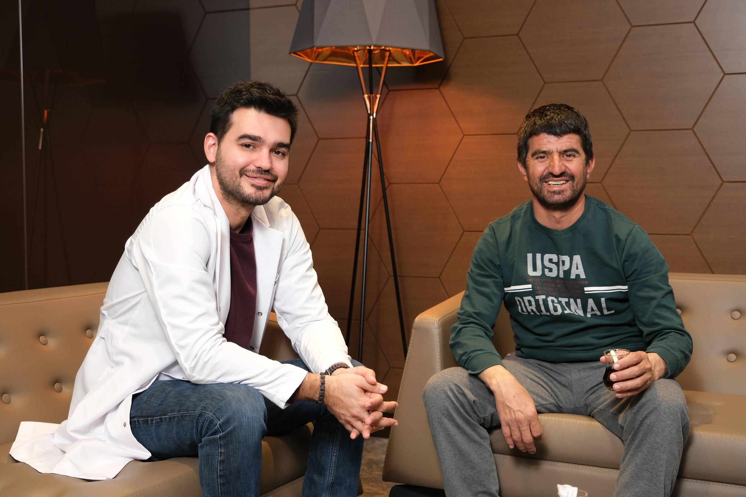 Parkinson Hastası Genç Yıllar Sonra İlk Defa Çay İçti !