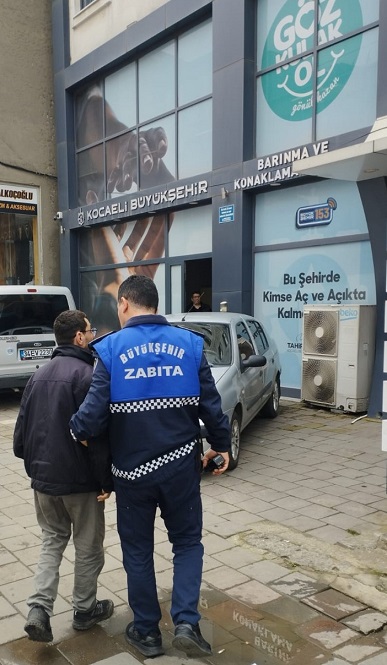 Evsiz vatandaşı Büyükşehir kucakladı (1) (Large)
