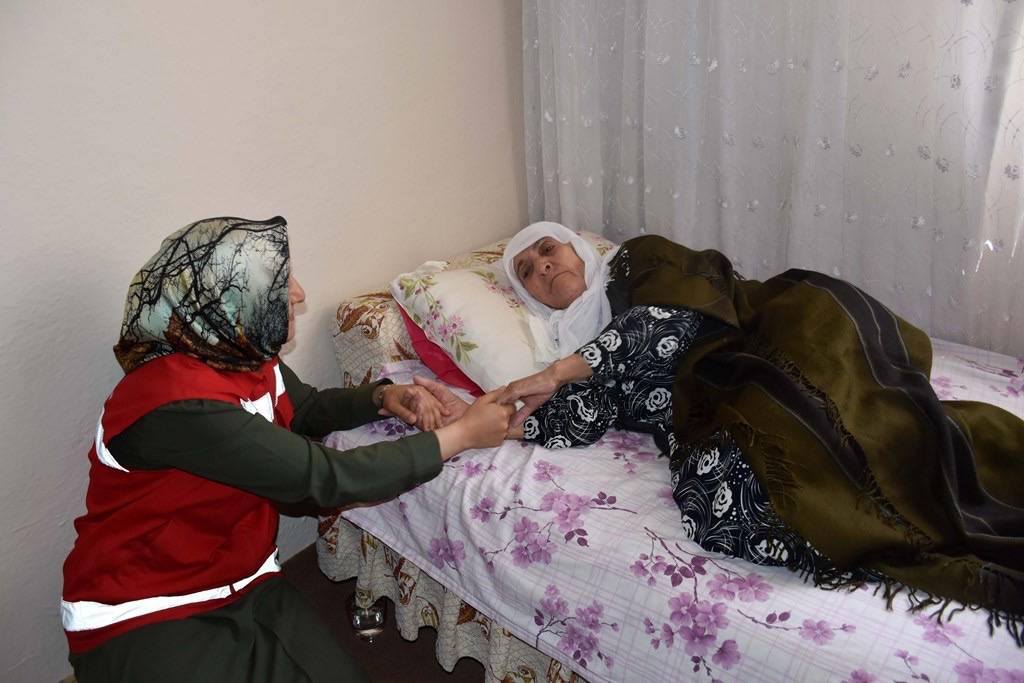 555 Bin Kişi Evde Bakım Yardımından Yararlanıyor