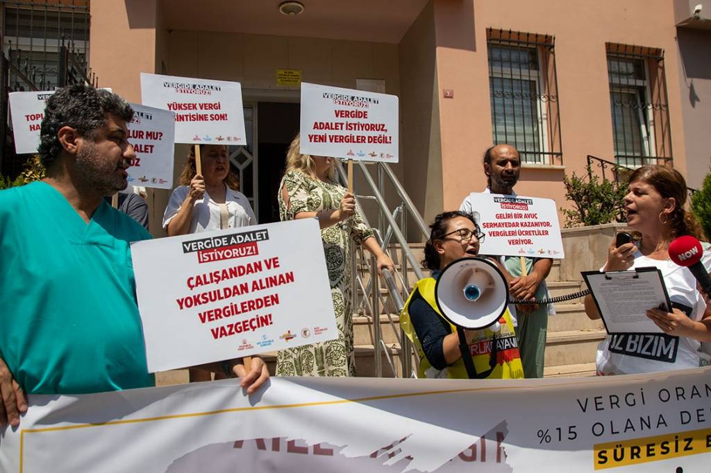 Aile Hekimlerinin Vergide Adalet Eylemleri Sürüyor