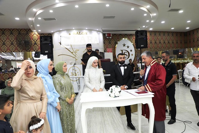 Ömeroğlu Mutlu Günlerinde Yalnız Bırakmıyor (3)