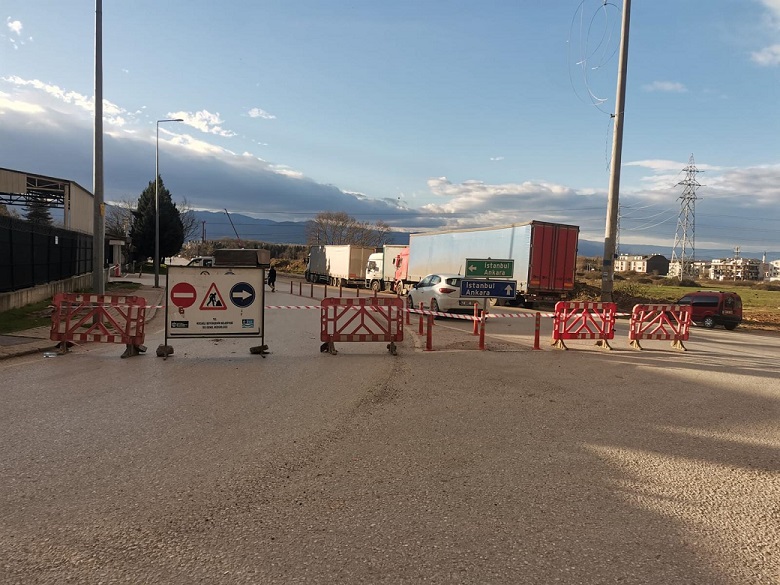 Trafik güvenliği için izinsiz çalışmayın (1)