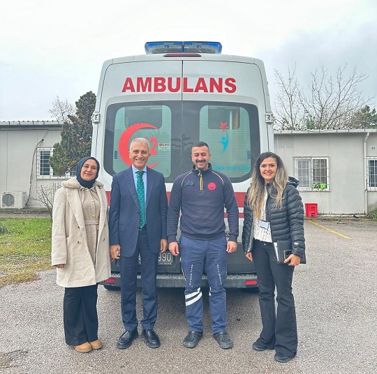 thumbnail_1-Ömer Çeker, Serap Koçhisar, Kübra Pazar, 112 çalışanları