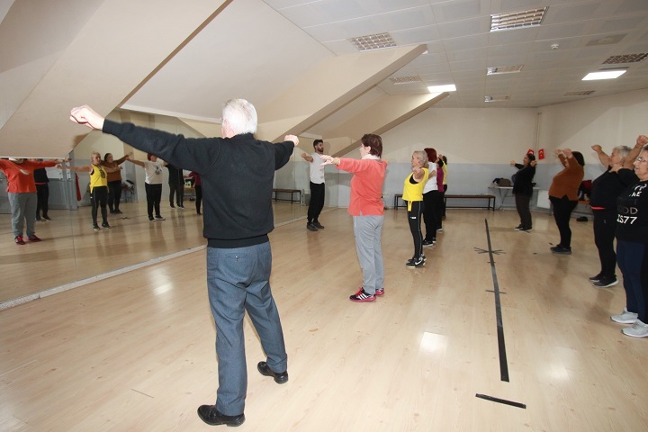 thumbnail_Çınarlar, Hayatın İçindeyim ile zinde kalıyor (5)