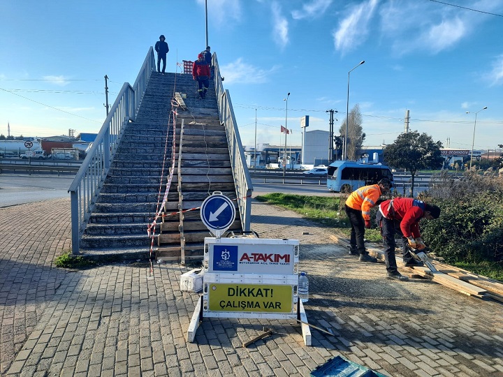 Büyükşehir'den Gebze'de üst geçit tadilatı (1)