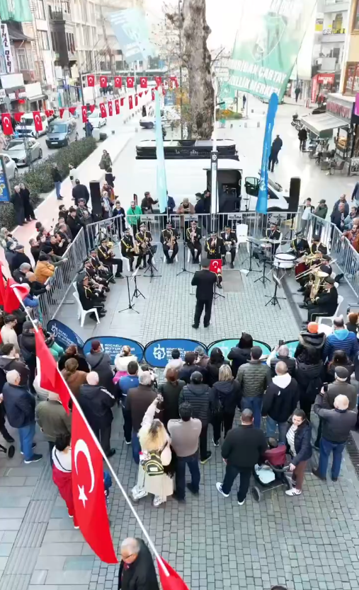thumbnail_Büyükşehir Bando Takımı'ndan Efsane konser