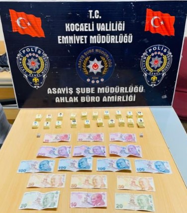 HEM SİGARA HEM KUMAR