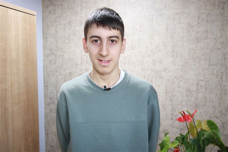 thumbnail_Özel_birey_Ahmet,_Adalet_Bakanlığı'nda_memur_oldu__(1)_800_600