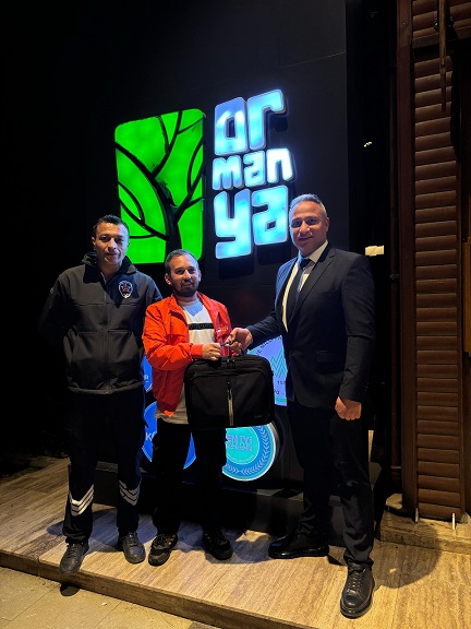 Ormanya'da düşürülen para dolu çanta sahibini buldu (2)