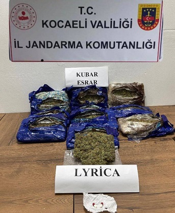 TEM Otoyolunda bir otobüste esrar ve uyuşturucu hap yakalandı