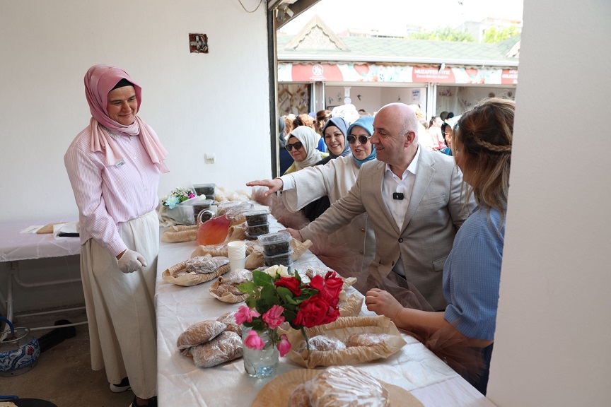 thumbnail_Darıcalı kadınların emeği göz kamaştırdı (11)