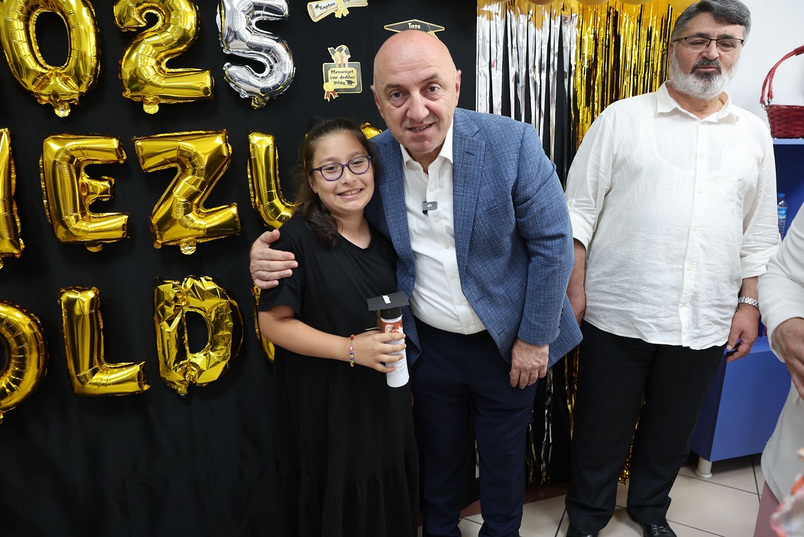 Başkan Bıyık, Karne Heyecanına Ortak Oldu (7) (1)